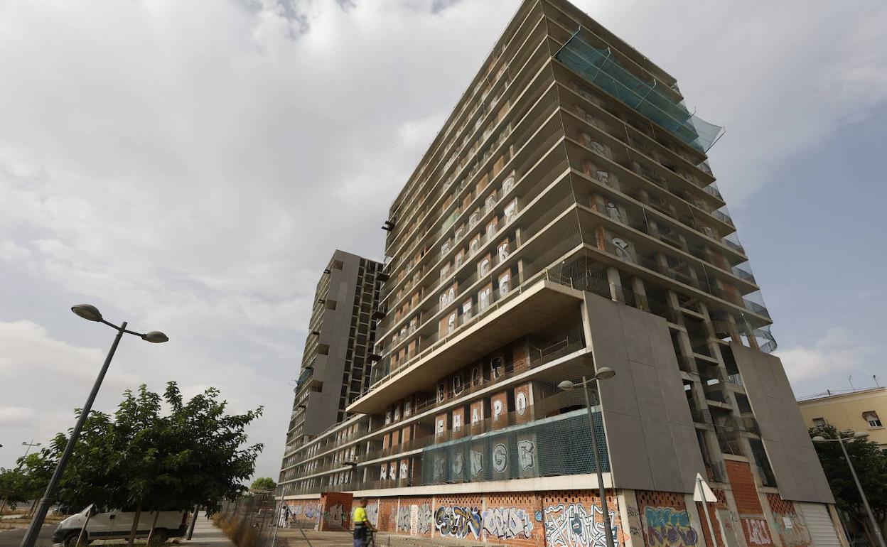 Obra de construcción del edificio público paralizada en Sociópolis. 