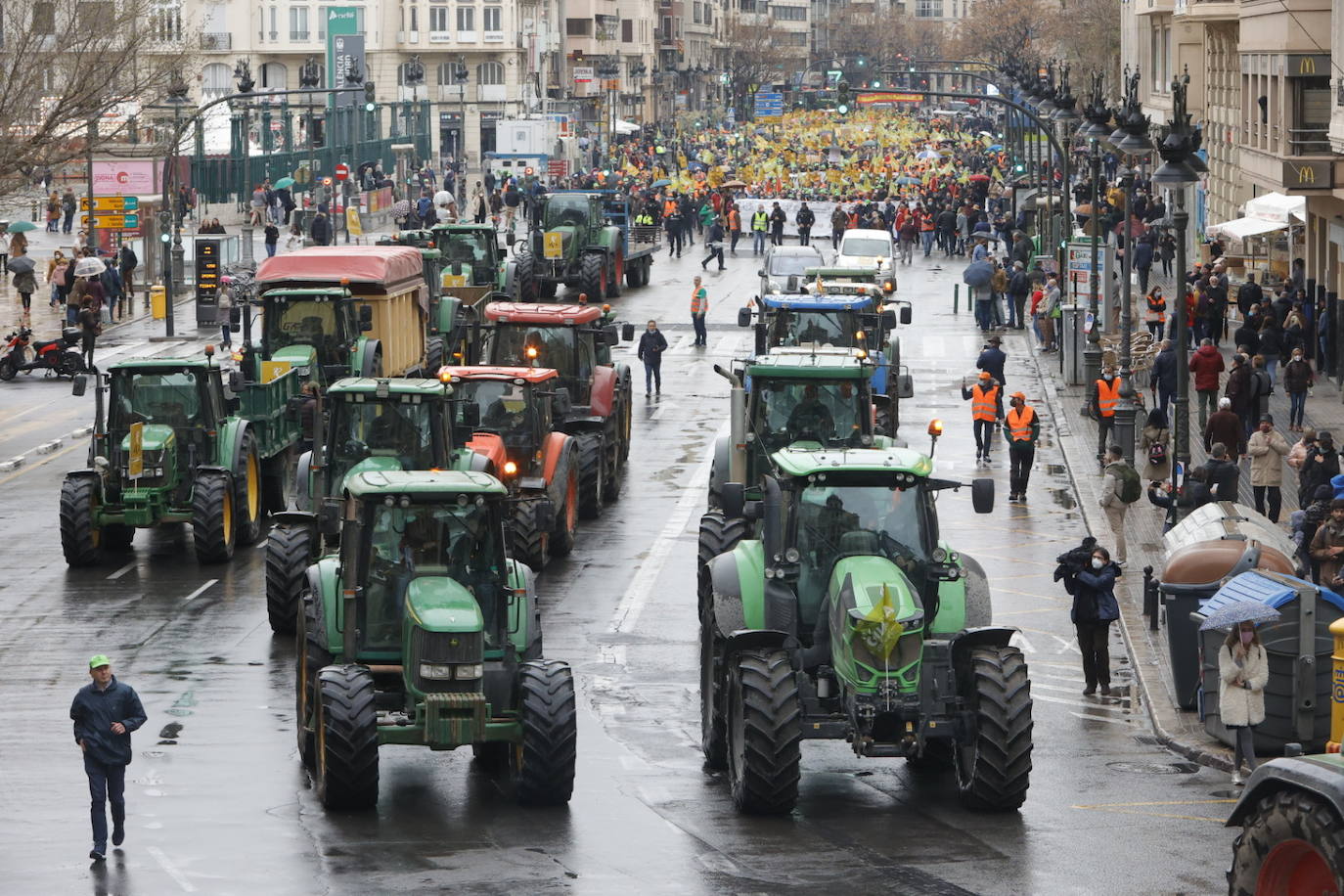 Fotos: Una tractorada recorre la ciudad de Valencia