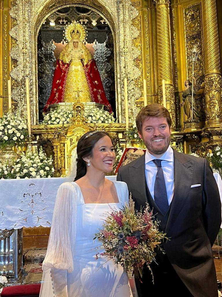 Antonio Ferrando y Cristina Arévalo en la Macarena de Sevilla.