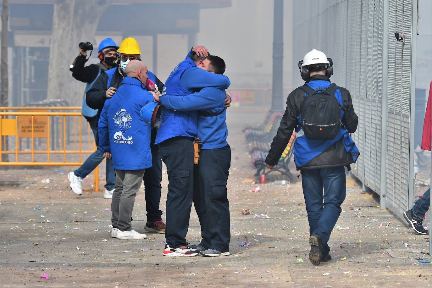 Fotos: Búscate en la mascletà del 27 de febrero