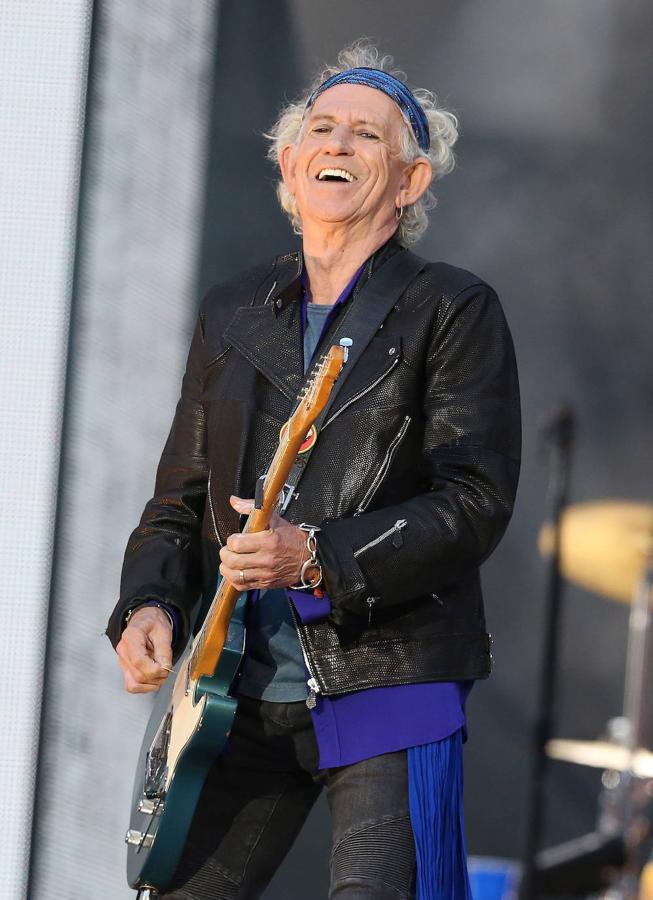 Keith Richards, guitarrista de los Rolling Stones, tiene una póliza para sus manos de 1,6 millones de dólares.