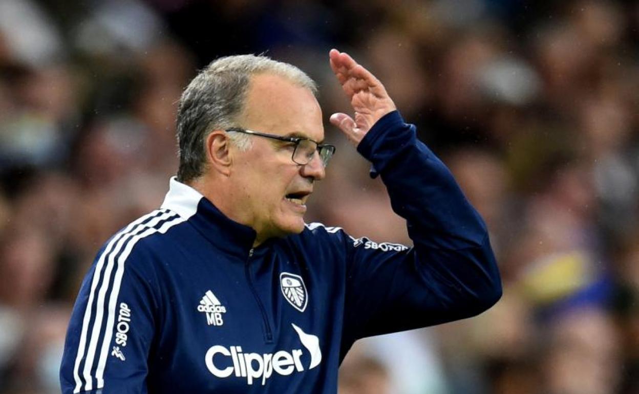 Marcelo Bielsa, durante un partido ante el Liverpool. 