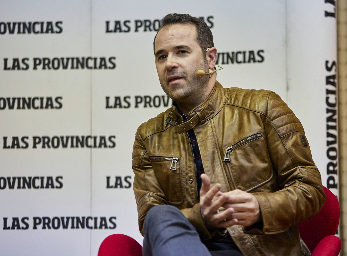 Fotos: Los periodistas Juan Fernández Miranda y Javier Chicote presentan en el Aula LAS PROVINCIAS su libro &#039;El jefe de los espías&#039;