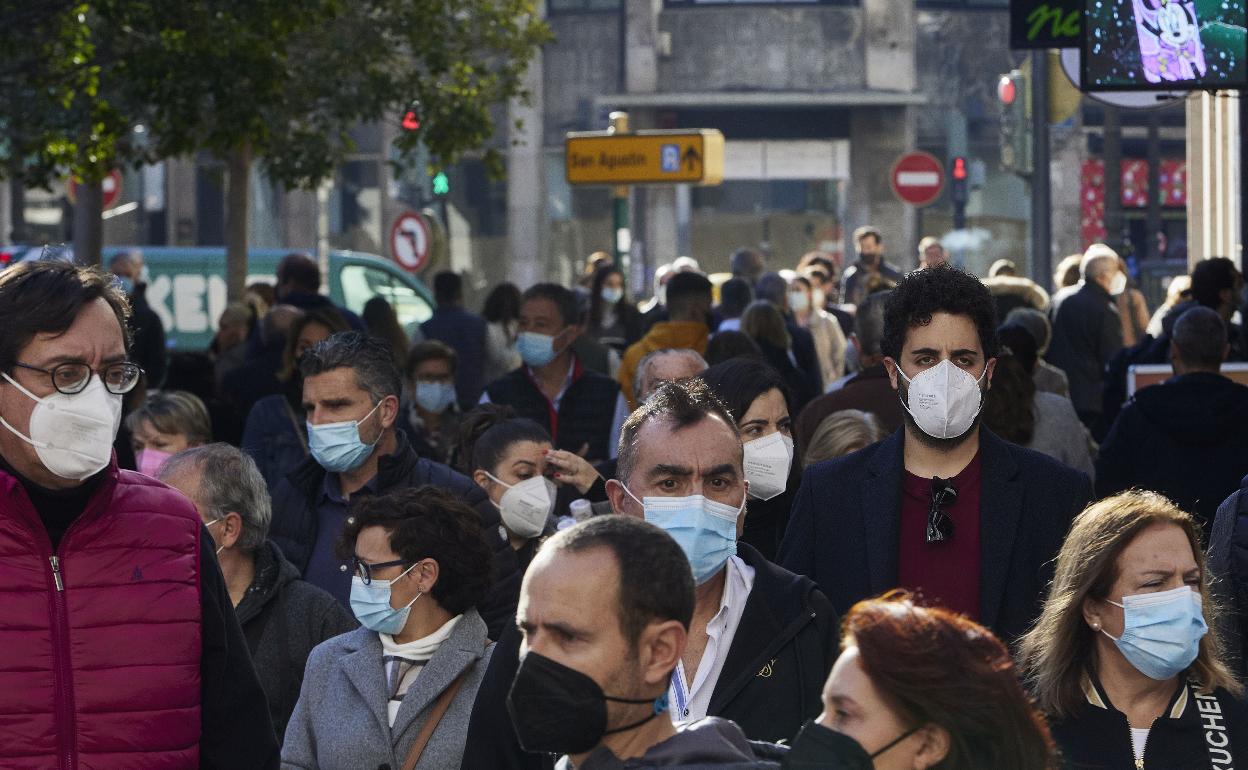 La mascarilla ha dejado de ser obligatoria en exteriores. 