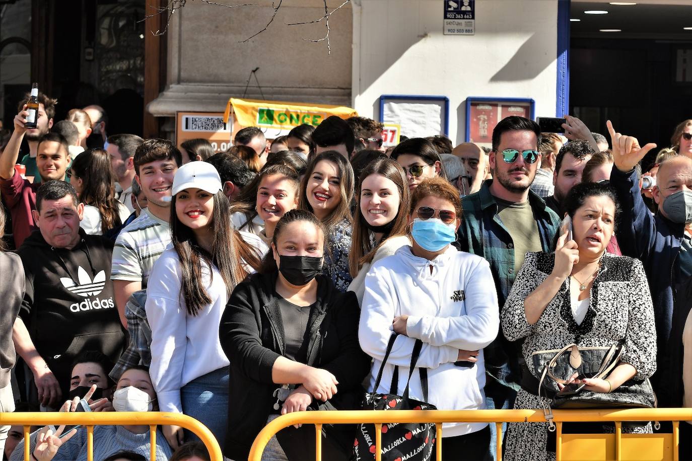 Fotos: Búscate en la mascletà del 1 de marzo de 2022