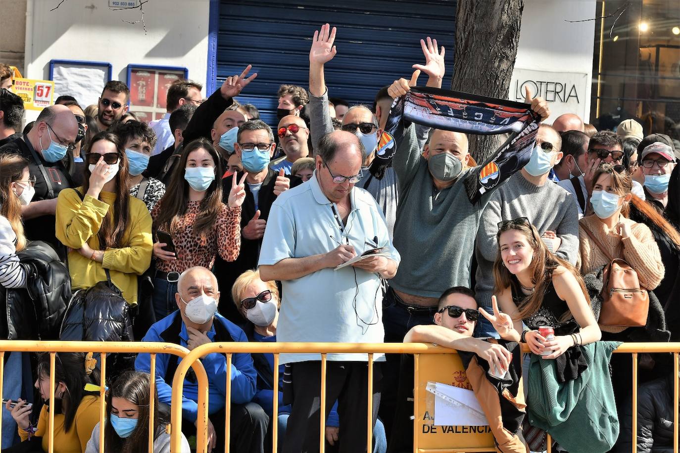 Fotos: Búscate en la mascletà del 3 de marzo de 2022