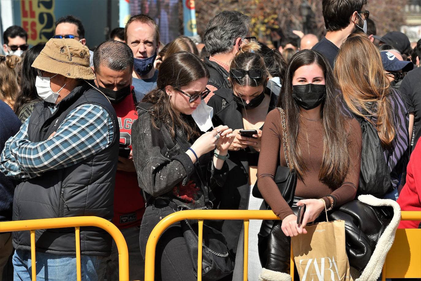 Fotos: Búscate en la mascletà del 3 de marzo de 2022