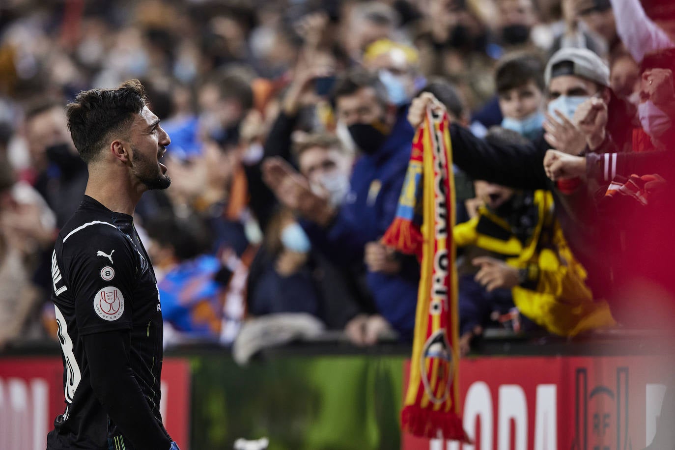 Fotos: Mestalla celebra el pase a la final de la Copa del Rey