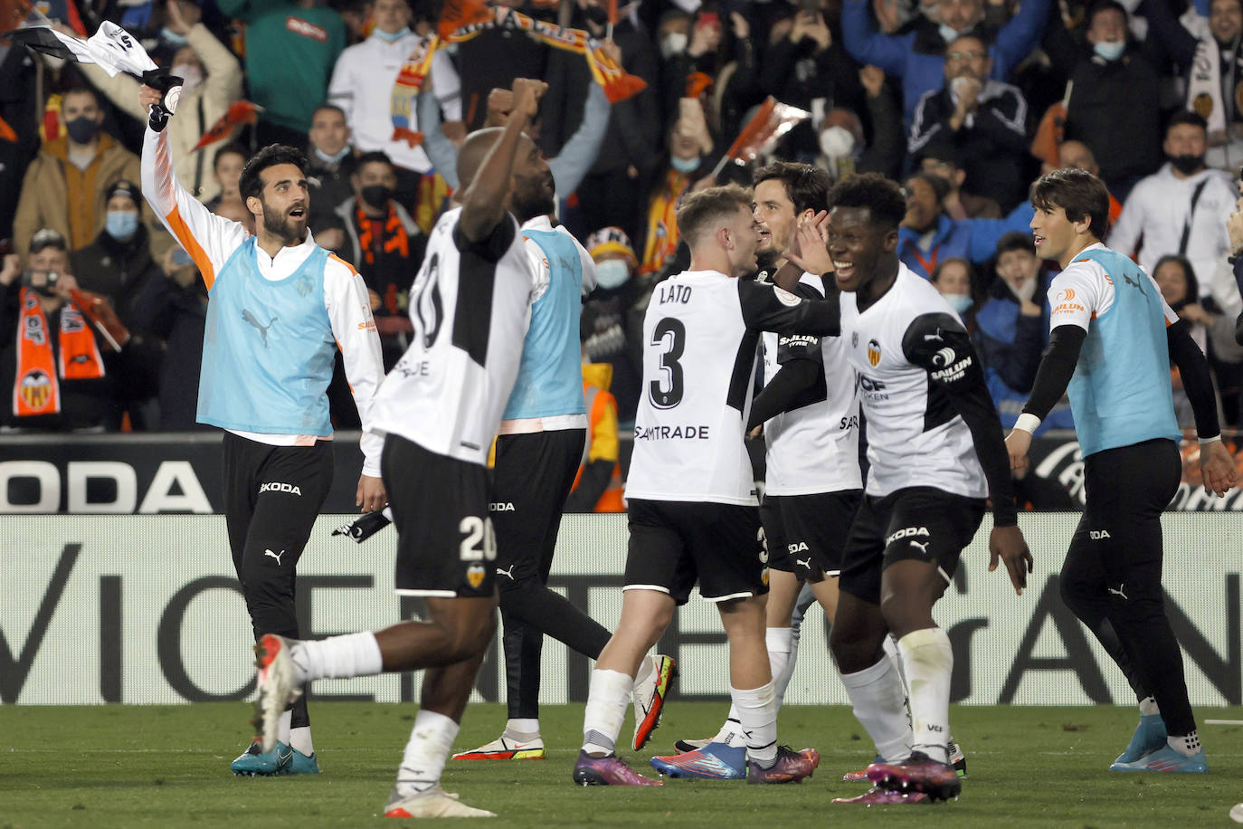 Fotos: Mestalla celebra el pase a la final de la Copa del Rey