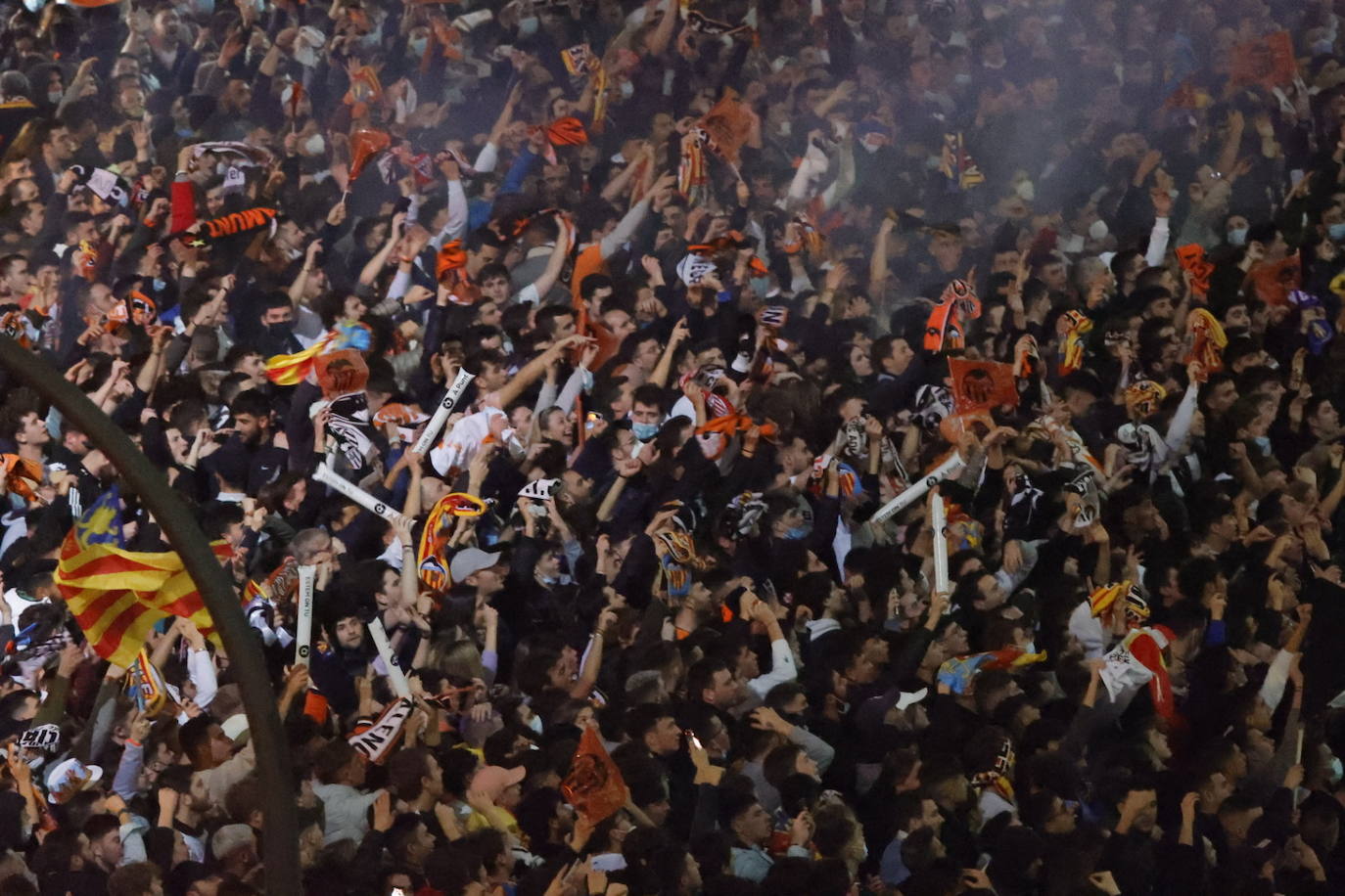 Fotos: Mestalla celebra el pase a la final de la Copa del Rey