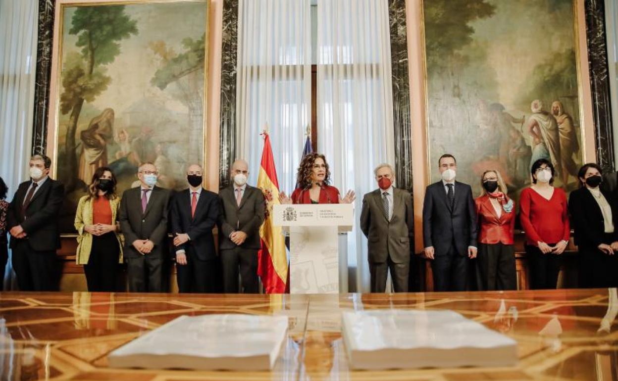 La ministra Montero presenta el Libro Blanco. 