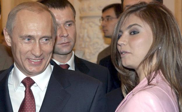 Imagen principal - Vladímir Putin y Alina Kabaeva.