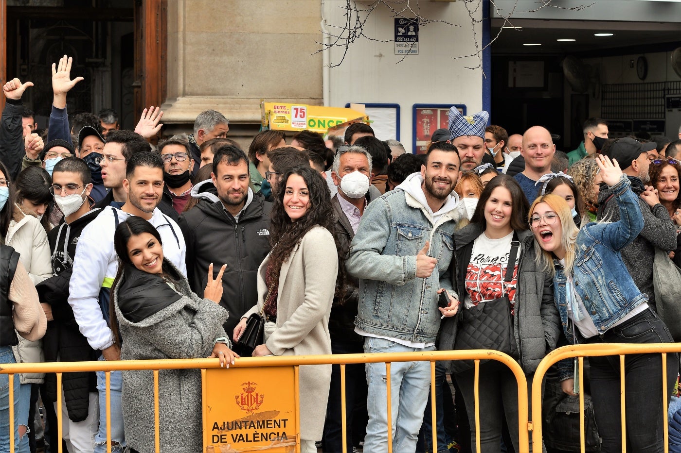 Fotos: Búscate en la mascletà del 5 de marzo de 2022