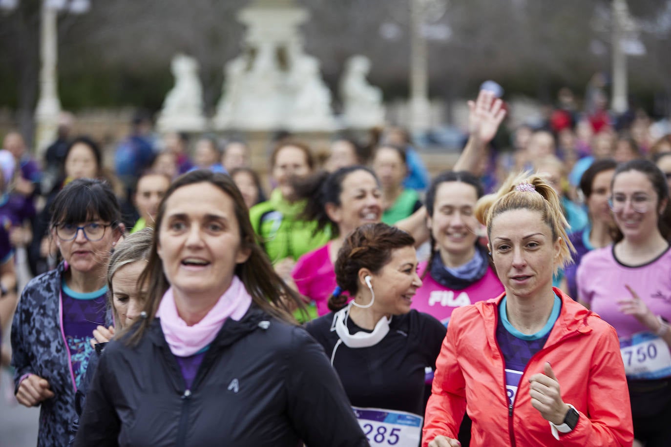 Fotos: Búscate en la carrera 10K Femenina de Valencia