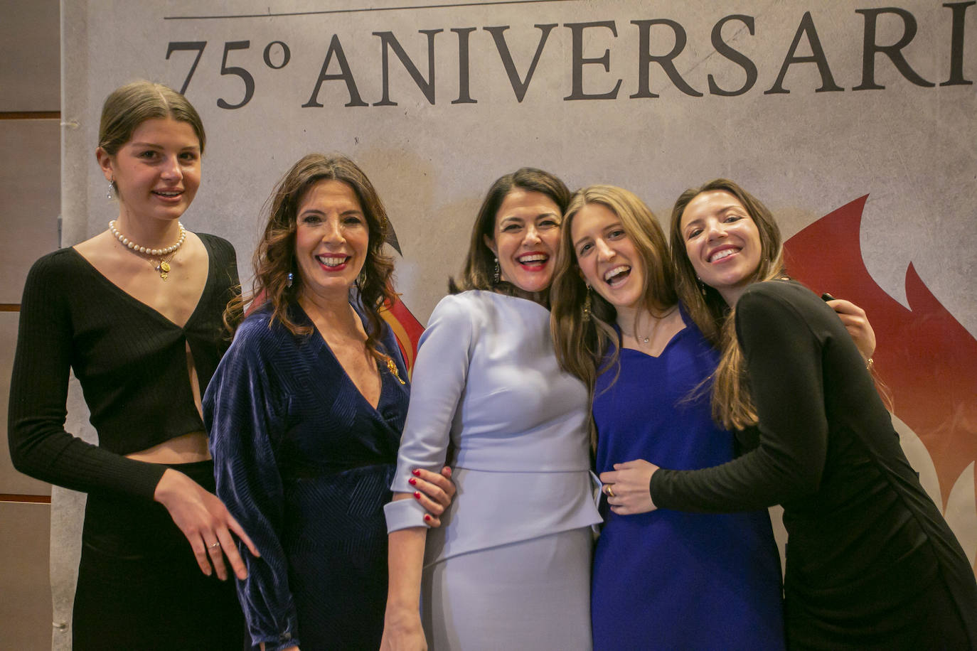 Inés, Cuchita, Begoña y Blanca Lluch y Carlota Llobell Lluch.