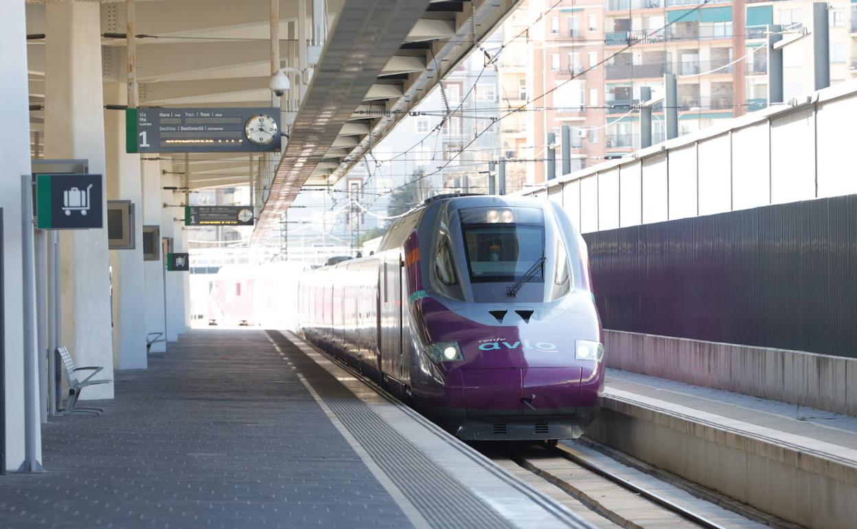 El tren de alta velocidad AVLO. 