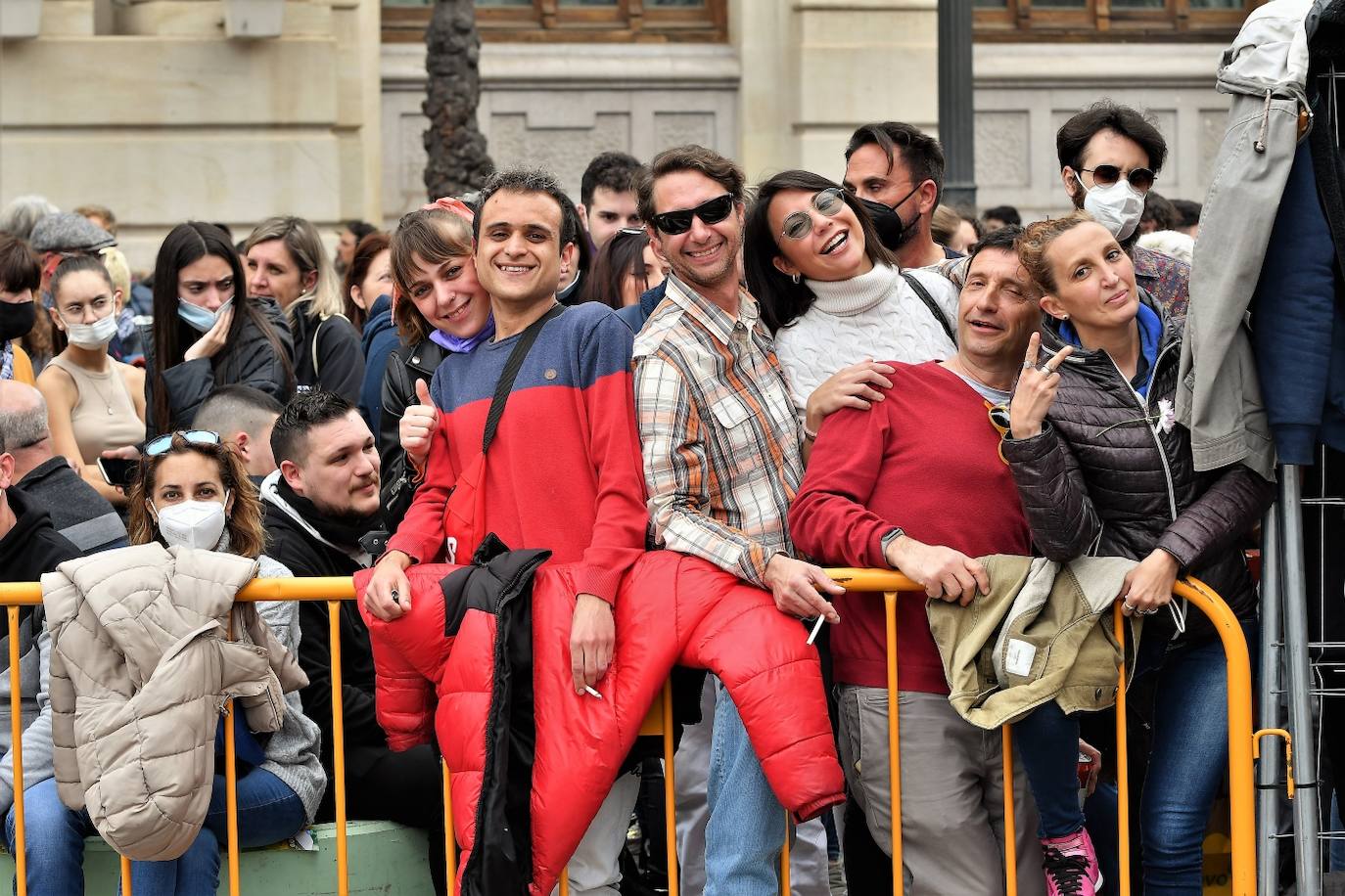 La mascletà del 8 de marzo, Día de la Mujer, ha sido disparada por Reyes Martí. 