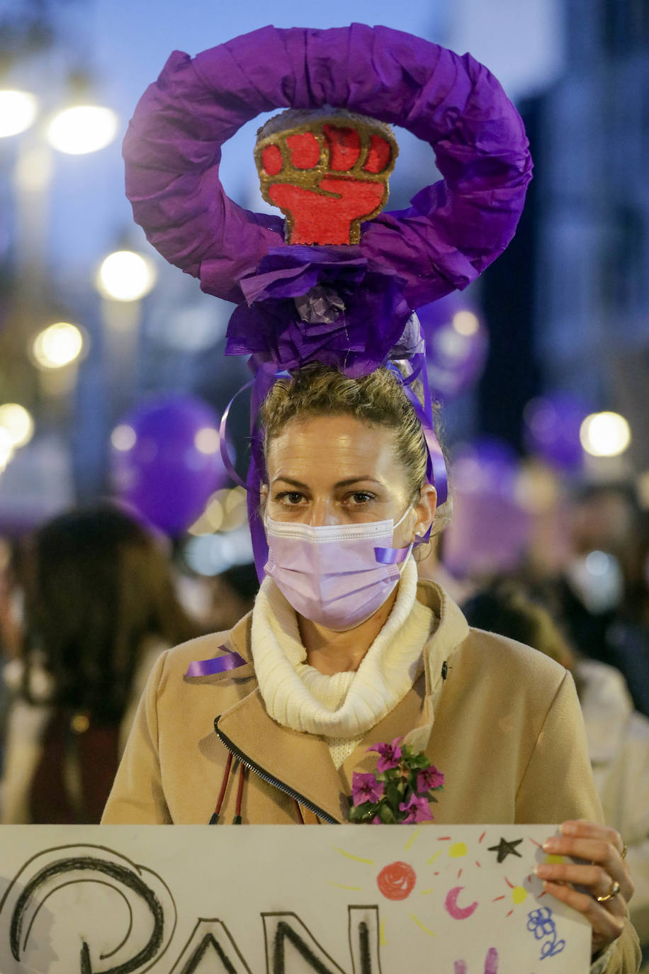 Fotos: Actos y manifestaciones feministas en Valencia por el 8M