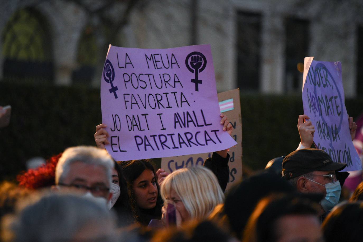 Fotos: Actos y manifestaciones feministas en Valencia por el 8M