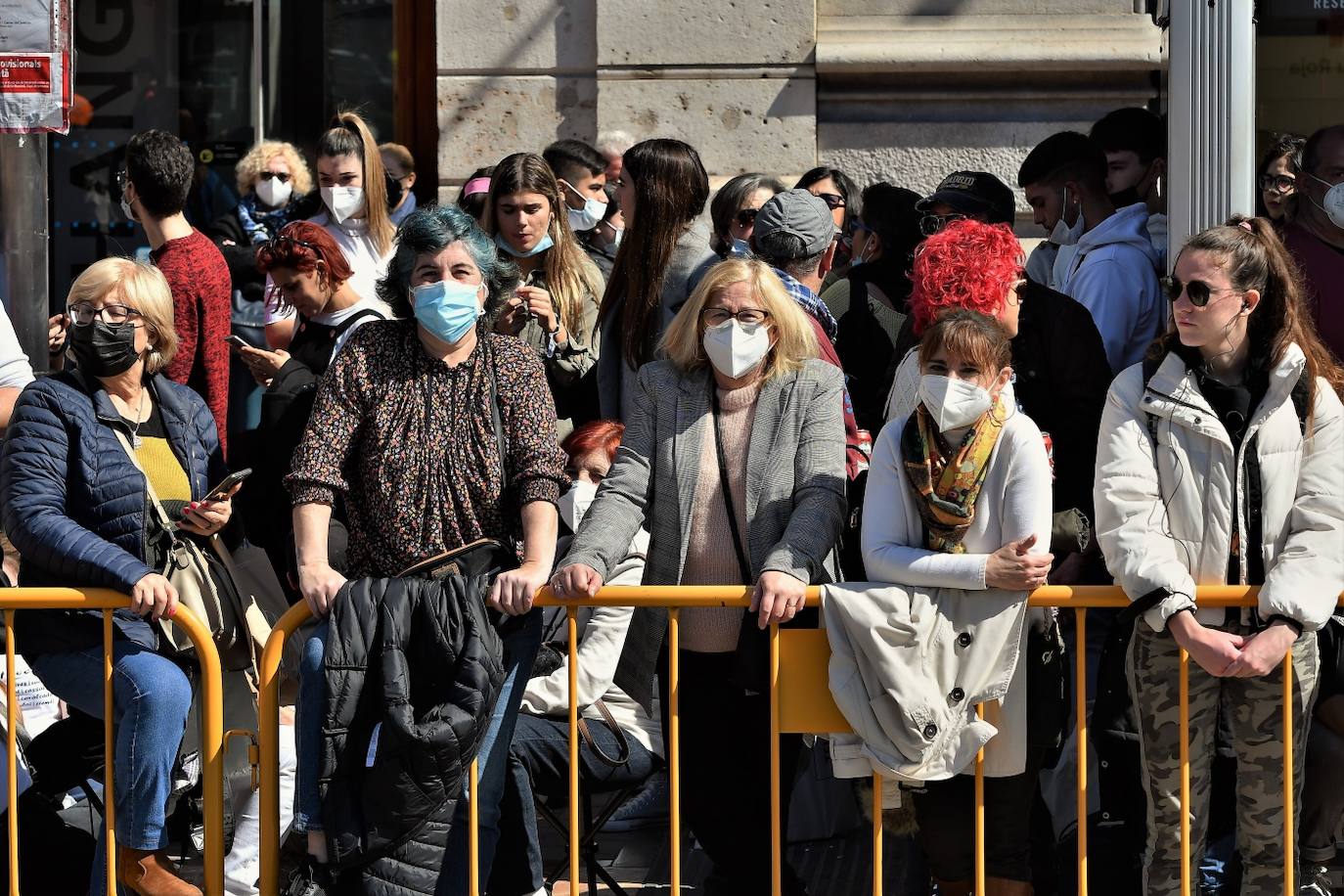 Fotos: Búscate en la mascletà del miércoles 9 de marzo