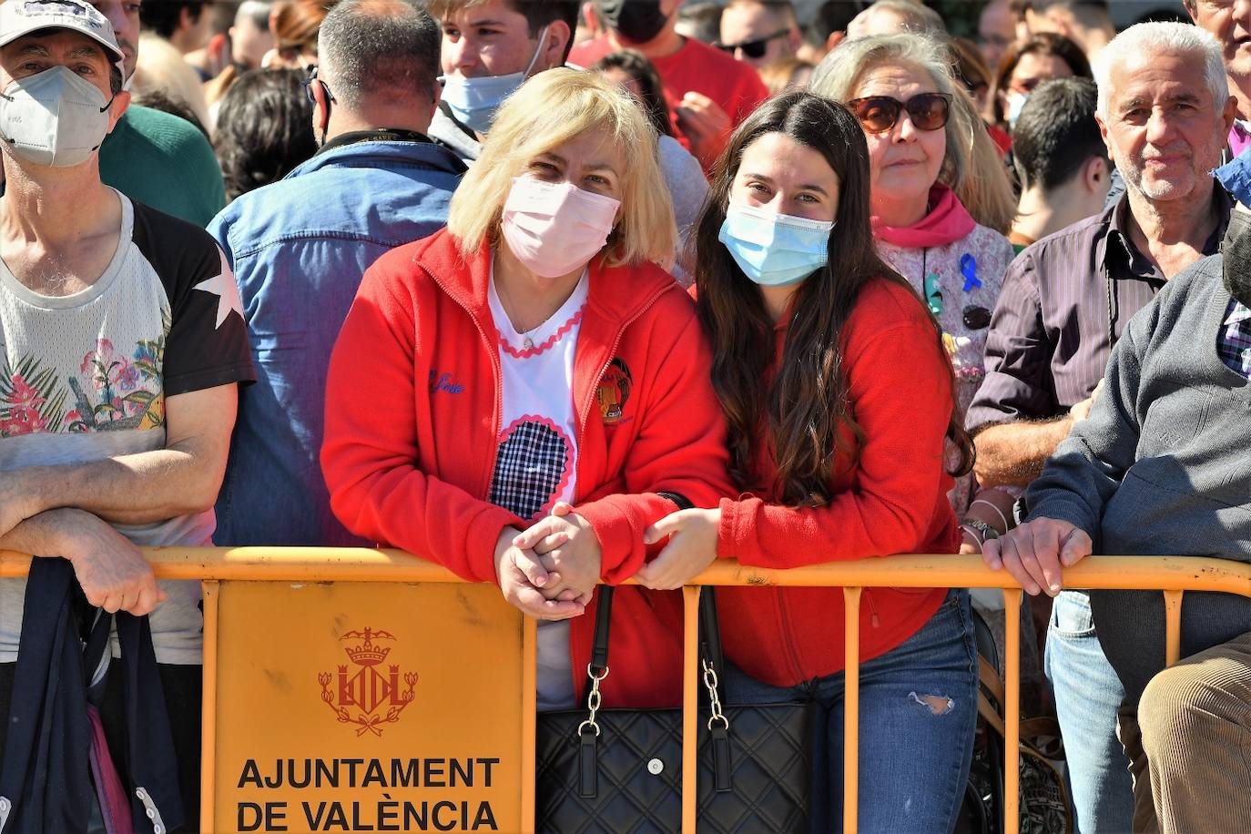 Fotos: Búscate en la mascletà del miércoles 9 de marzo