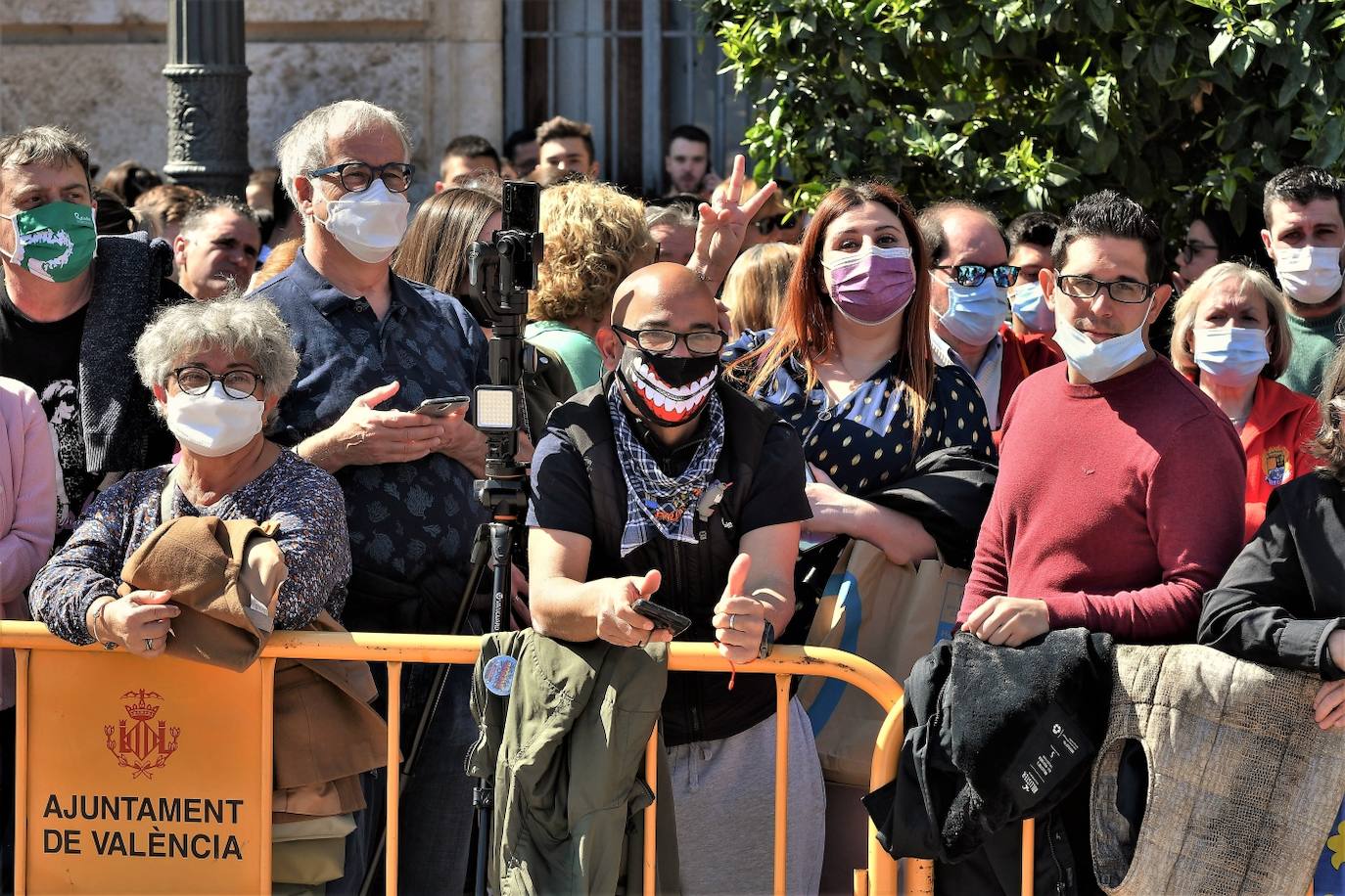 Fotos: Búscate en la mascletà del miércoles 9 de marzo