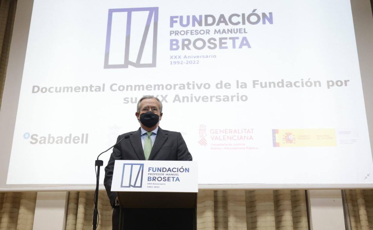 El presidente de la Fundación Profesor Manuel Broseta en un momento del acto. 