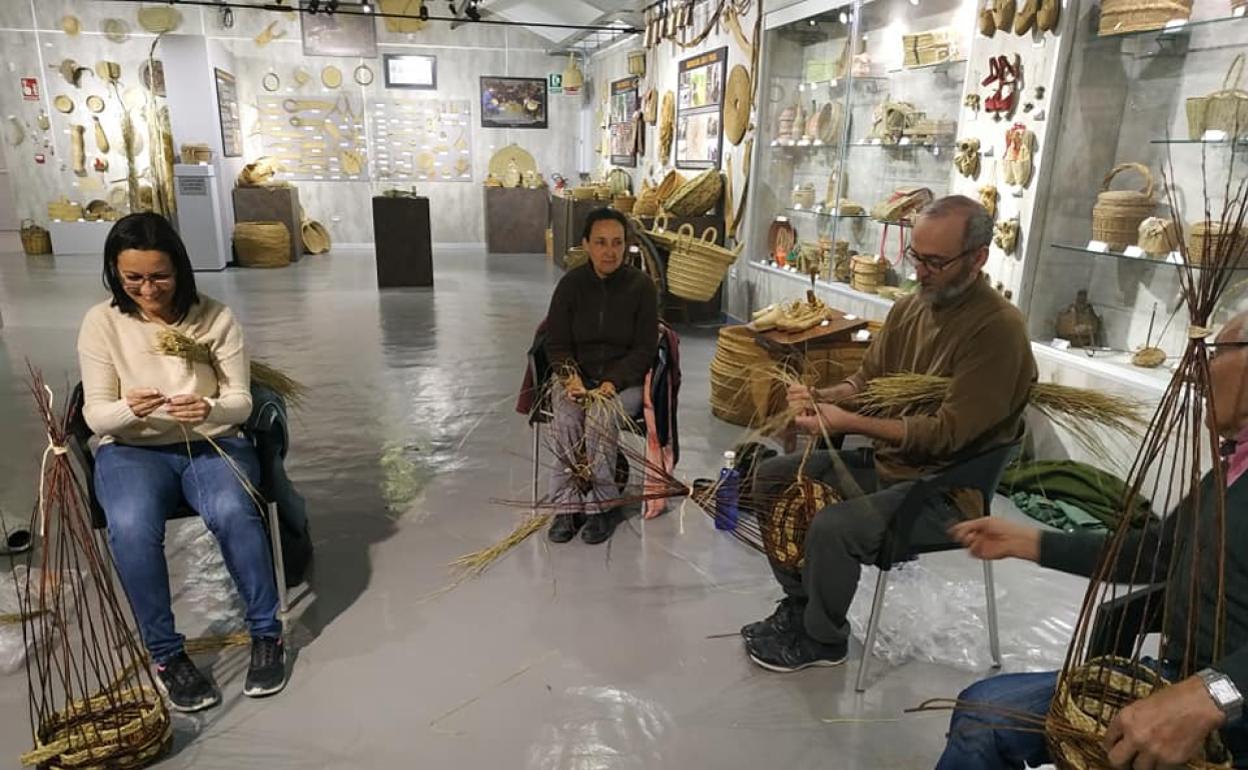 Taller de fibras vegetales de 2019. 