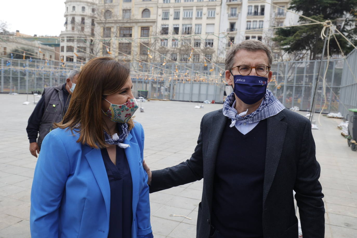 Alberto Núñez Feijóo ha decidido iniciar en Valencia su campaña para dirigir el PP y se ha convertido en el protagonista de la mascletà de este viernes 11 de marzo de 2022, disparada por Pirotecnia Tomás de Benicarló