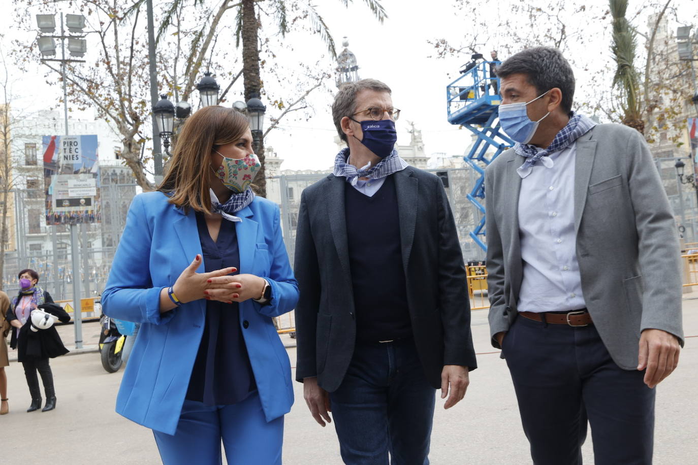 Alberto Núñez Feijóo ha decidido iniciar en Valencia su campaña para dirigir el PP y se ha convertido en el protagonista de la mascletà de este viernes 11 de marzo de 2022, disparada por Pirotecnia Tomás de Benicarló