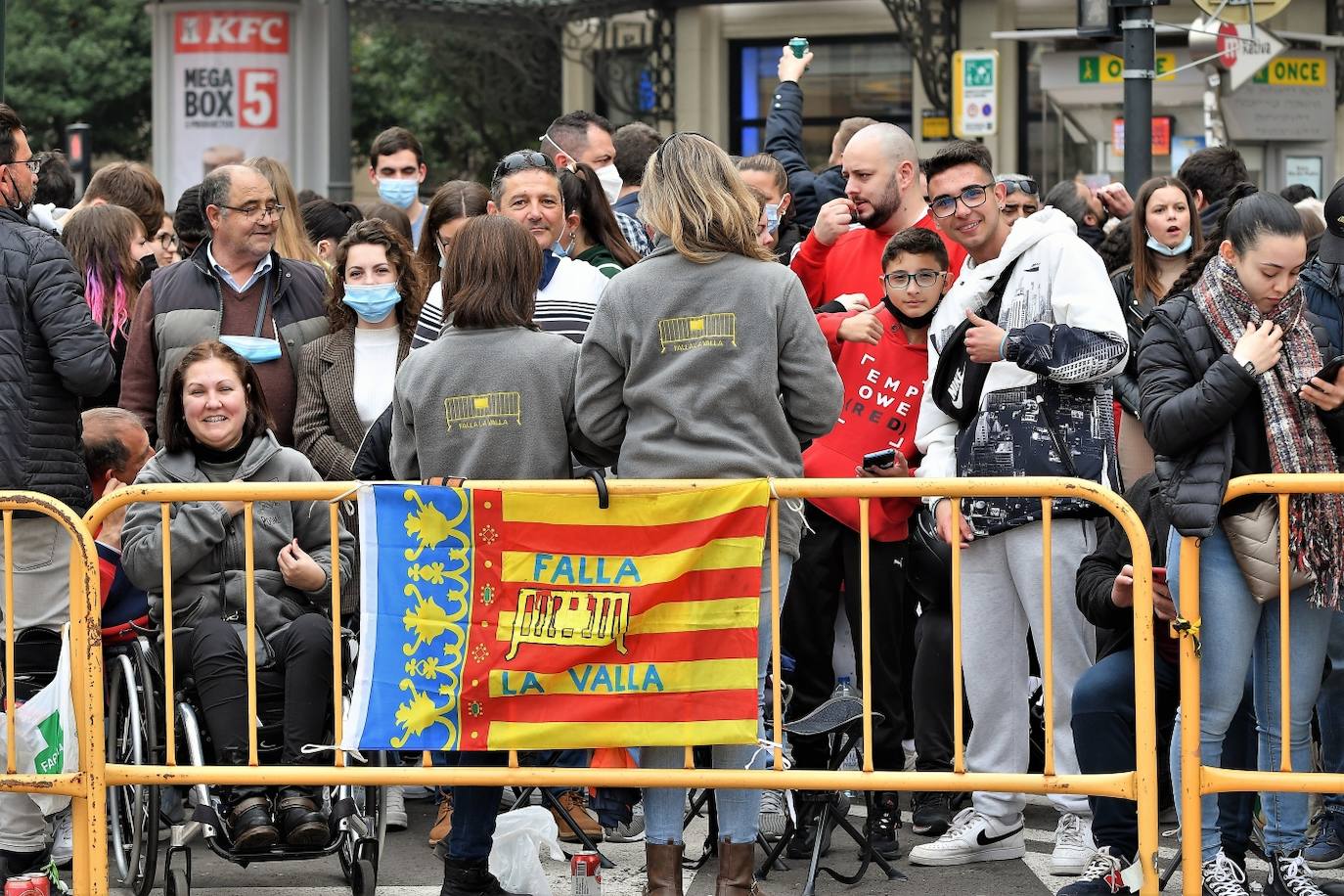 Fotos: Búscate en la mascletà del viernes 11 de marzo