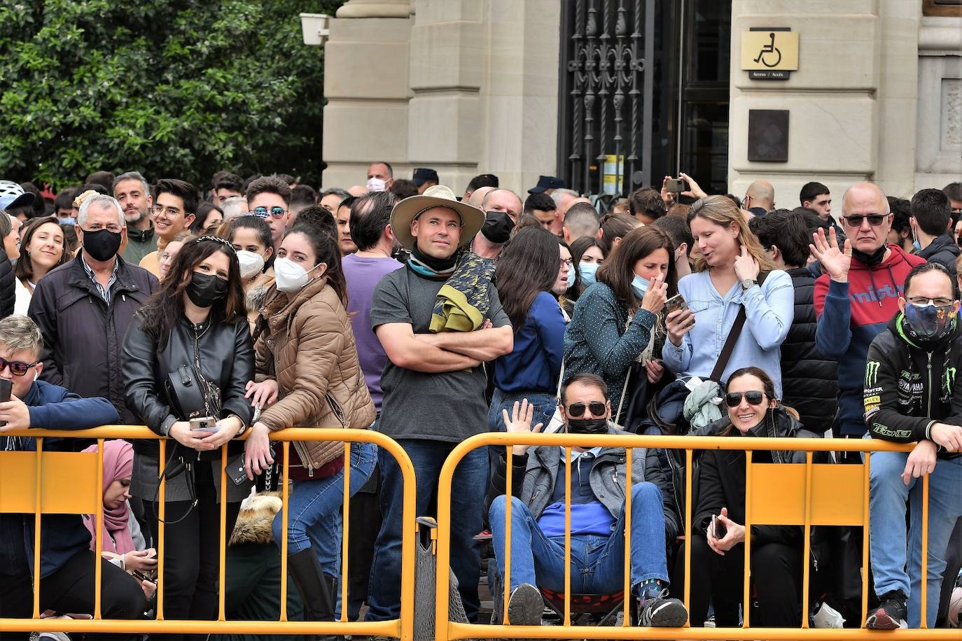 Fotos: Búscate en la mascletà del viernes 11 de marzo