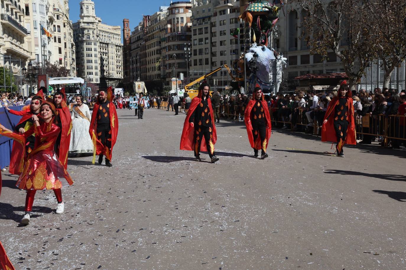 Cinco comisiones participan en el desfile.