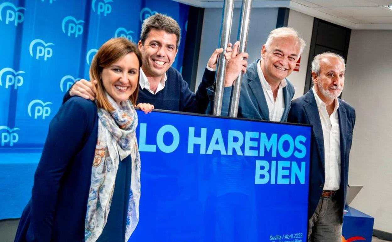 Català, Mazón, Pons y Vera, este domingo, en la presentación del lema. 