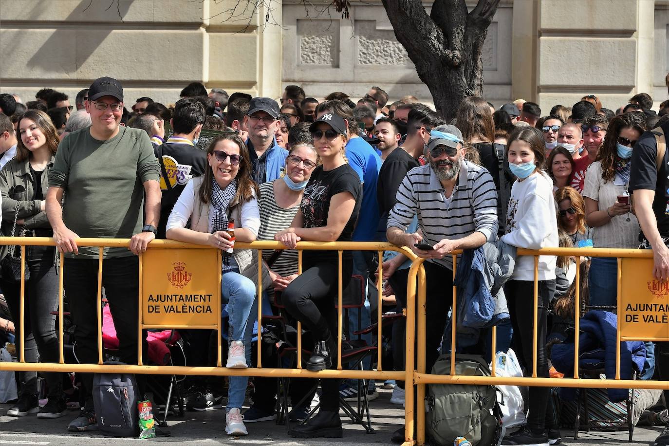 Fotos mascleta domingo: Búscate en la mascletà del domingo 13 de marzo de 2022