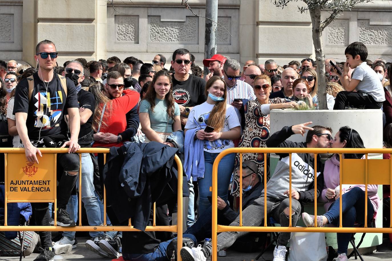 Fotos mascleta domingo: Búscate en la mascletà del domingo 13 de marzo de 2022