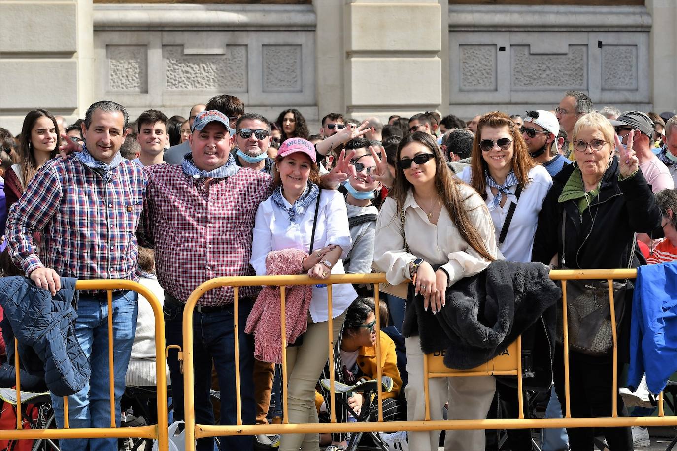 Fotos mascleta domingo: Búscate en la mascletà del domingo 13 de marzo de 2022