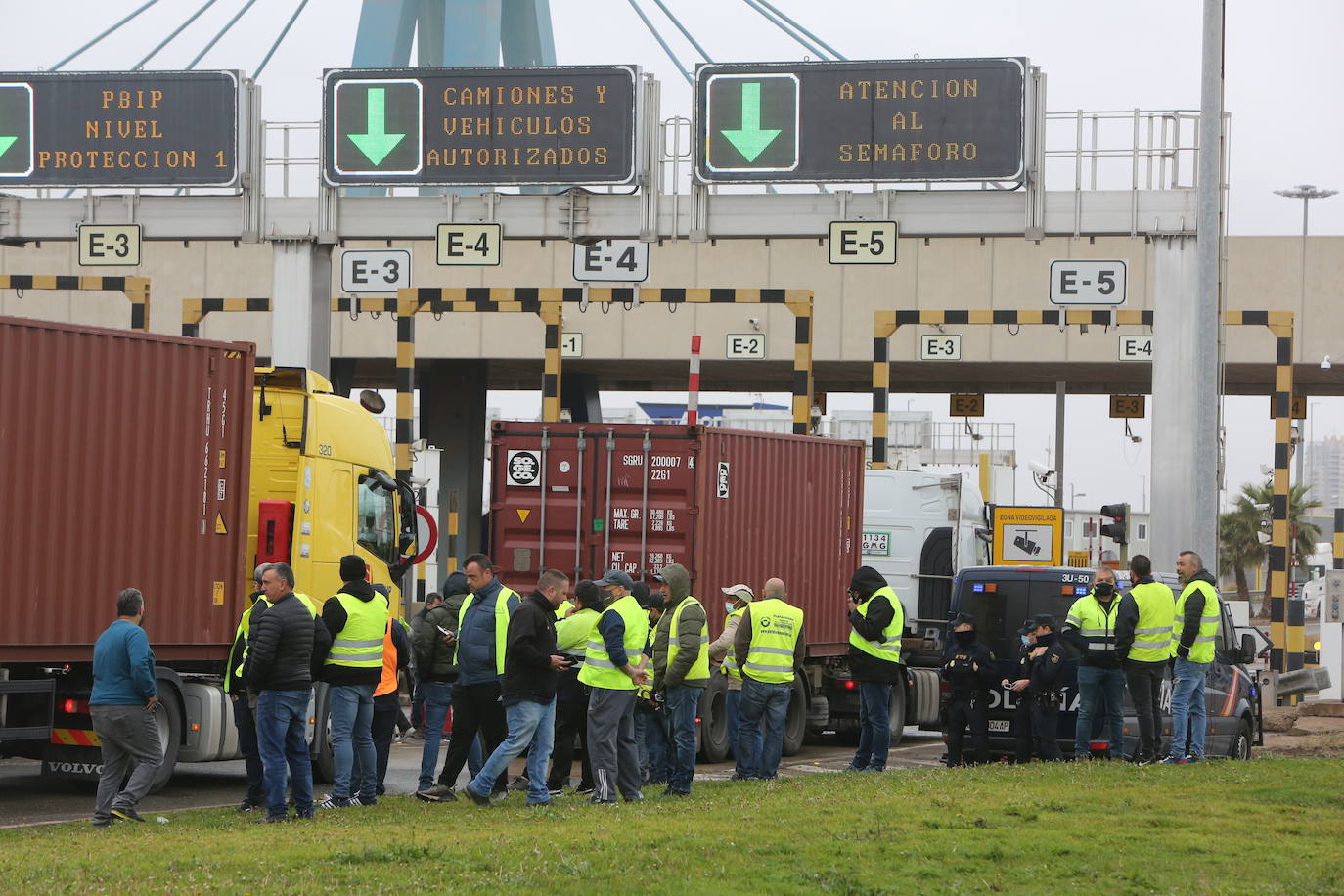 Fotos: Huelga de transportistas en Valencia