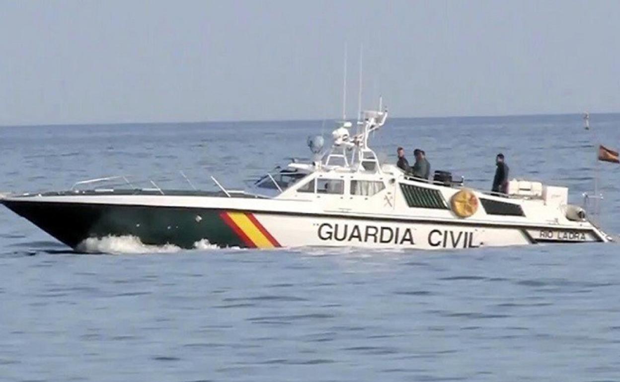 Una embarcación del Servicio Marítimo de la Guardia Civi. 