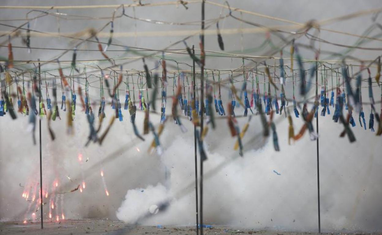 Mascletà en las Fallas de Valencia. 