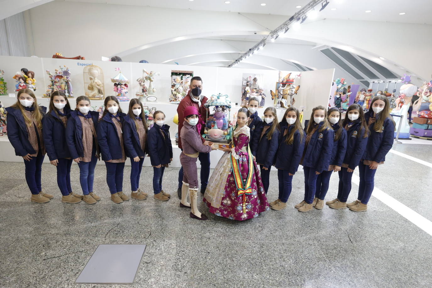 El ninot de la falla infantil de Convento Jerusalén ha sido el indultado por los visitantes de la Exposició del Ninot. La obra del artista José Gallego se salvará del fuego. Es el segundo año que la comisión se lleva este premio.