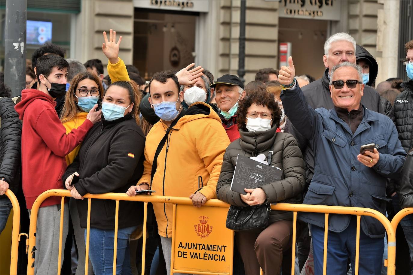 Fotos: Búscate en la mascletà del martes 15 de marzo de 2022