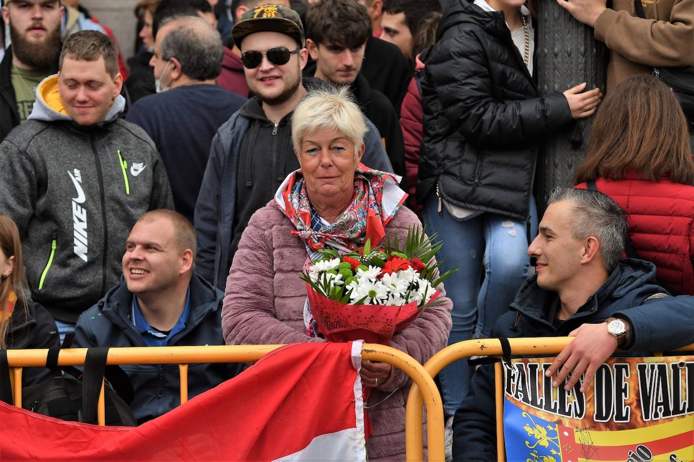 Fotos: Búscate en la mascletà del martes 15 de marzo de 2022