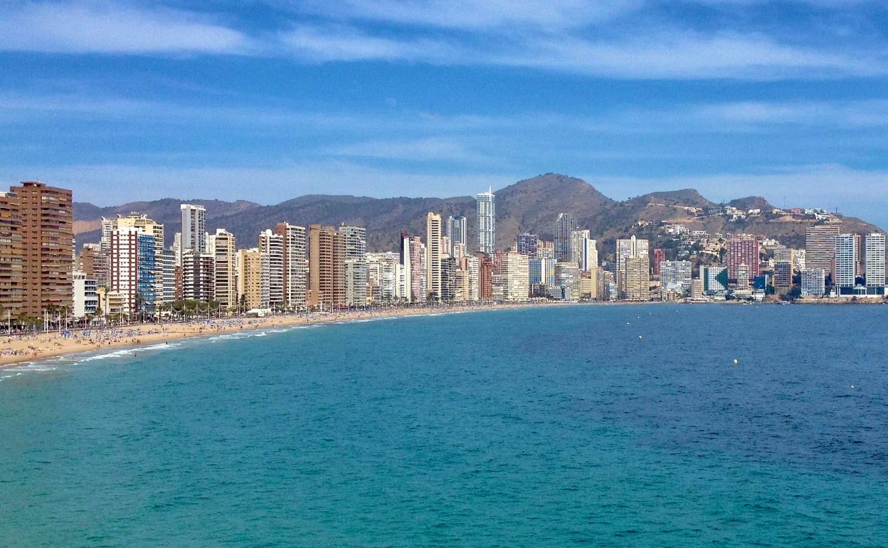 En Benidorm confían en poder volver a llenar sus playas el próximo verano