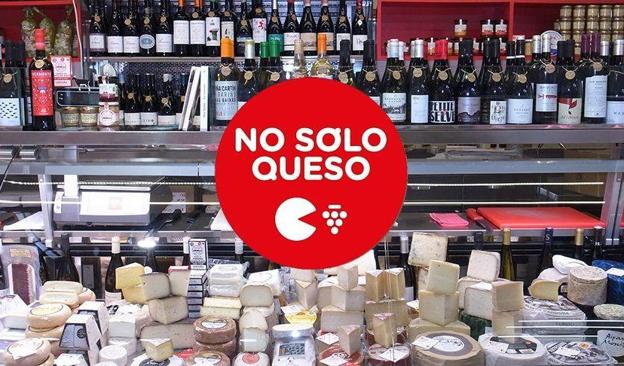 Vitrina del puesto No solo Queso. 