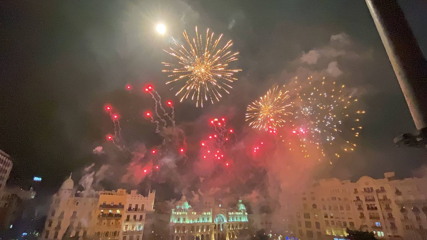 Fotos: Así ha sido la Nit de l&#039; Albà de las Fallas 2022