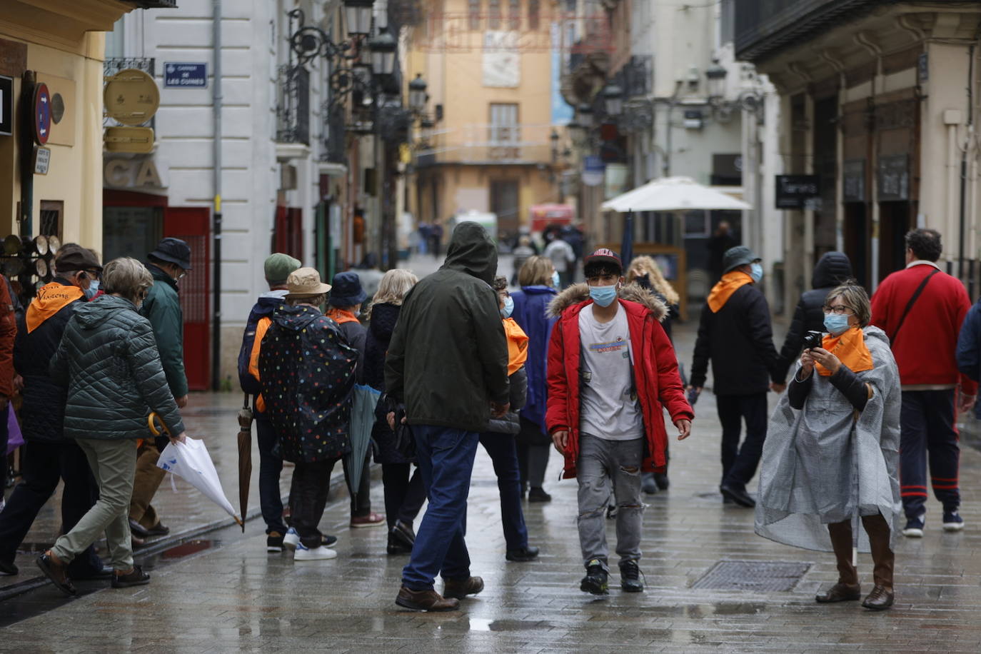 LLuvia en la plaza del ayuntamiento 