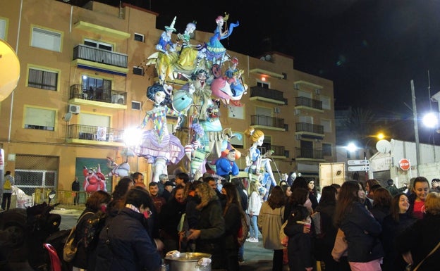 Ajetreo durante la plantà en la demarcación de Baix la Mar. 