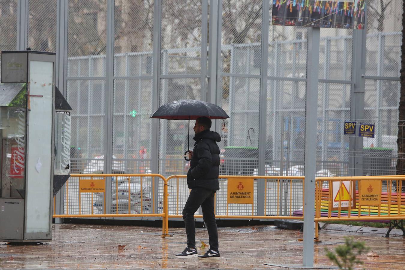 LLuvia en la plaza del ayuntamiento 