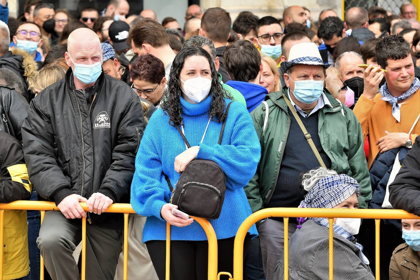 Fotos: Búscate en la mascletà de este 18 de marzo de 2022